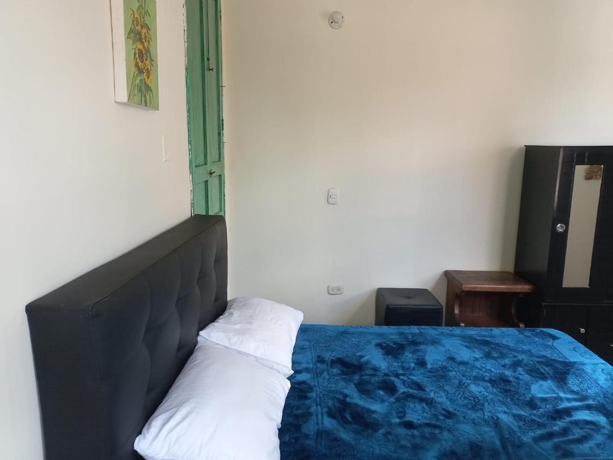 Hostel Mochileros Viajeros Bogotá Zewnętrze zdjęcie