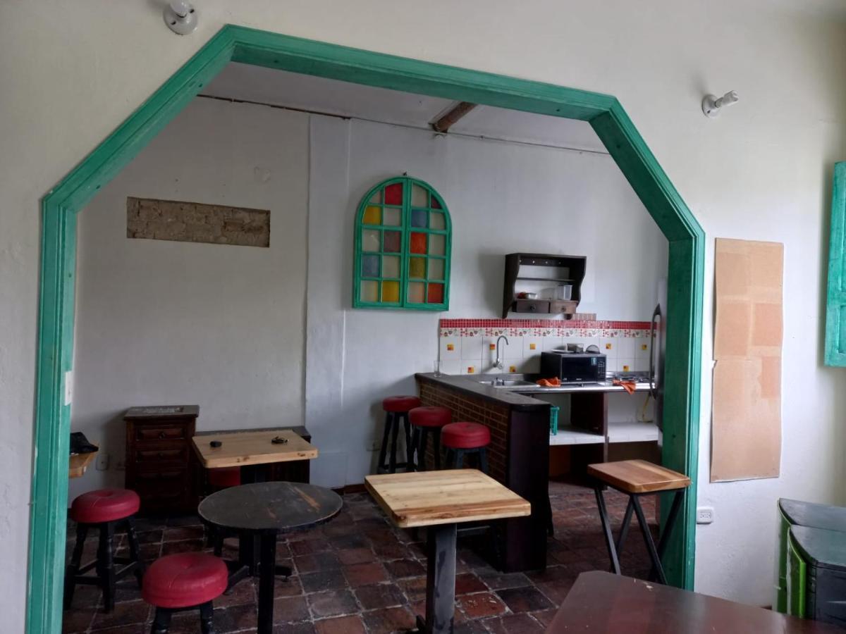 Hostel Mochileros Viajeros Bogotá Zewnętrze zdjęcie