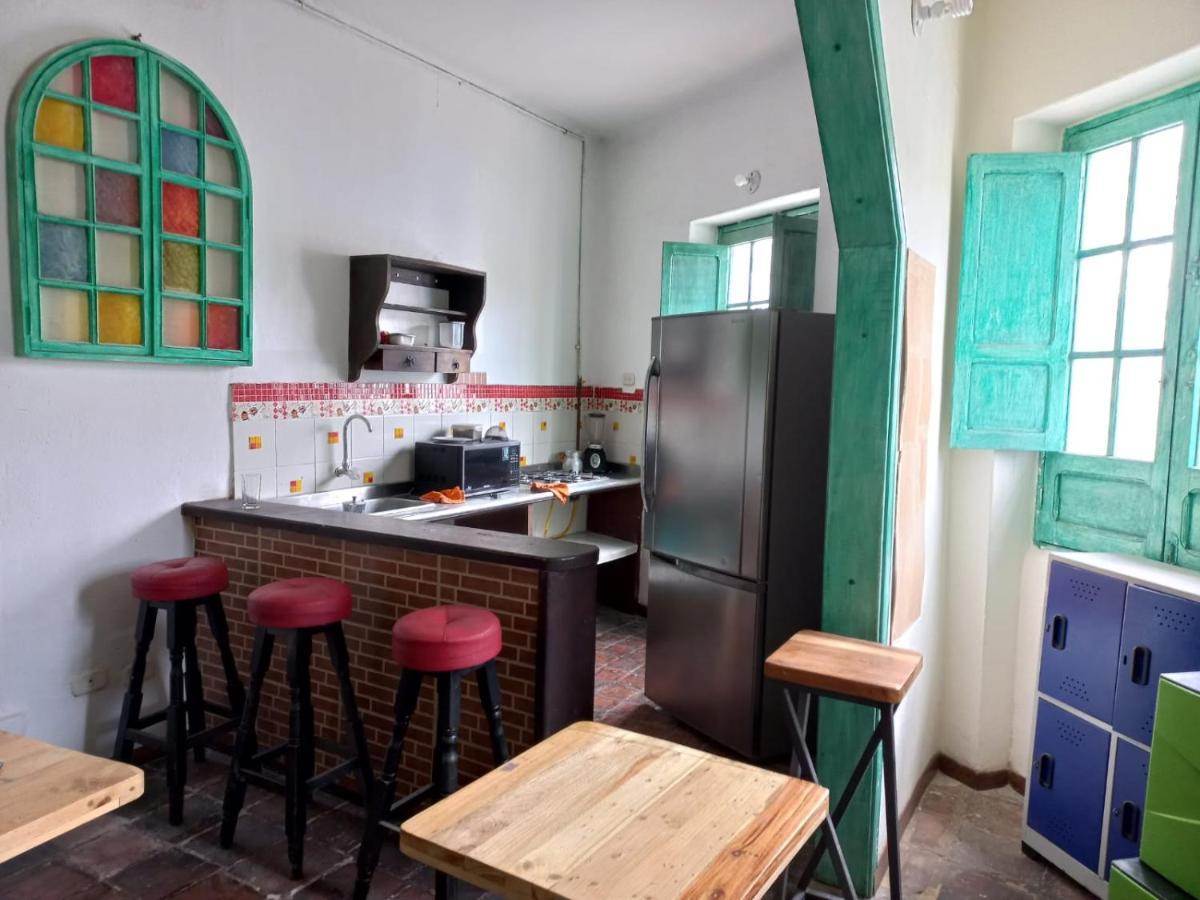 Hostel Mochileros Viajeros Bogotá Zewnętrze zdjęcie